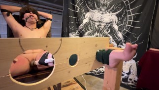 (VÍDEO COMPLETO) Cute T Boy fica com cócegas nos pés e vibra para o orgasmo