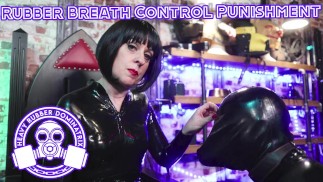 ラバーブレスコントロール-Lady Bellatrixはゴム製のギンプにリブリーザーバッグを使用しています
