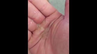 从我的屁股里推出新鲜的东西并吃掉它