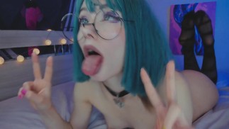 Alyssa Kasatka faisant ahegao et demande à lui nourrir de sperme !