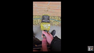 トイレはないので、ウイスキーボトルに小便を入れた。1リットル以上の小便。私は行かなければならなかった!