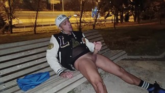 ME PAJEO Y ME SACO LA LECHE EN UN PARQUE EN MADRID!!!!