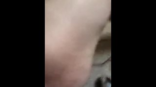 セックスマシンを使用した熟女