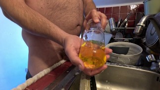 Мытье посуды с мочой и отличным камшотом