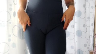 Tu aimes ma chatte, ça ressemble à un pied de chameau, j’aime que mes leggings veulent manger ma chatte juteuse et