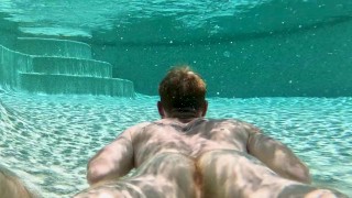 Nude sous l’eau GoPro Ultra HD