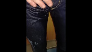 絶望的なジーンズ小便