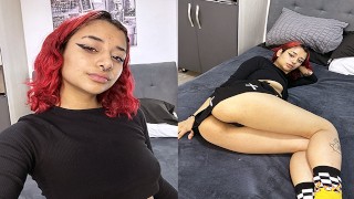 Latina Porn Casting Goth Latina Une salope de 18 ans jouit d’une faciale