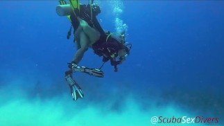 Fucking Under the Sea, Part 2 - NEPROPADEJTE PANICE... Pokračovali jsme v ponoru a znovu jsme si zašukali!