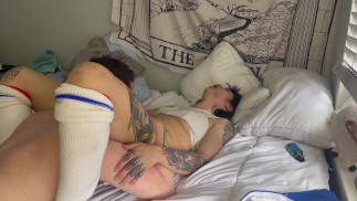 Uległa striptizerka spuszcza się w kółko! Część 1: EroticEris i OnlyDrStone