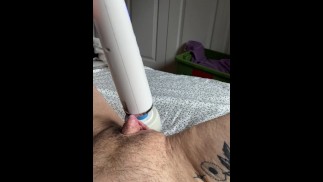 Gros clitoris gras, Lior Dandy, Orgasme assisté par Hitachi