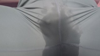 Jouir et jouir dans mes nouveaux leggings chauds