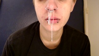 Extreme snot neus pijpende puinhoop niezen