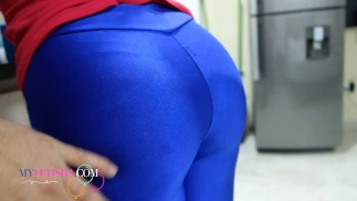 Assjob por Latina com bunda perfeita