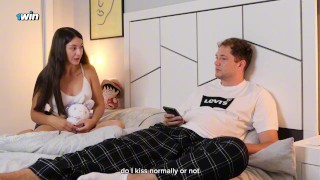 義理の兄弟は義理Virgin犯され、彼女のタイトな猫の中に中出し!共有ベッド(サブと)