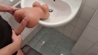 Enfoncer profondément mes poupées jouets en silicone et chatte de poche (compilation 2) courte