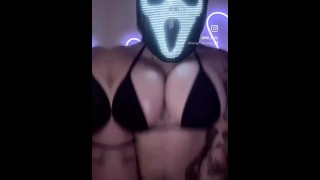 Brasileira Pah susu deixando seu Halloween mais gostoso!