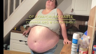 Stoner BBW Feedee Girlfriend farcie par feeder petit ami