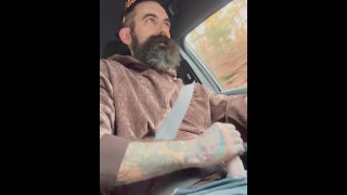 Cum pour un tour avec papa - JOI dans la voiture !!