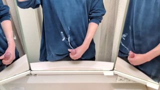 【射精】お風呂場の鏡の前でオナニー【喘ぎ声】Masturbating in front of the bathroom mirror