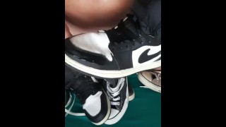 Nike Air Jordan Panda éjaculation