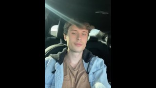 Masturbuji v autě, Hot teta na mě pokukuje a my na sebe zíráme, zatímco vyvrcholíme ♥