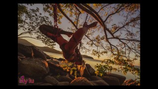 Suspensão de Tatuadas Shibari em praia pública na Tailândia - Bondage BDSM