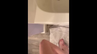 Teen girl genuinely pisses herself infront of shower!