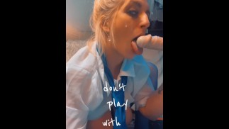 Enfonce cette bite dure dans ma gorge papa
