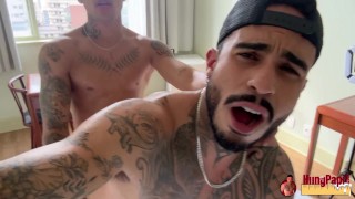 Azael Maluma baise un minet musclé hardcore anal Hung Papi