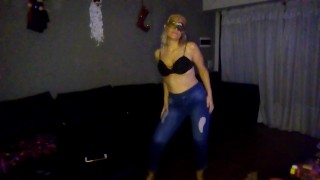 Danse blonde sexy