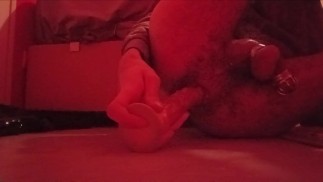 Me gode le cul sous cage