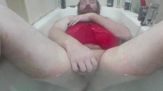 Femboy Little Sissy Salope soumise joue dans un nouveau bain sexy Red rompeur HD POV Solo Sex Toys 10