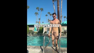 Nude Resort Boner im Pool