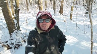 Зимняя прогулка в лесу