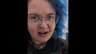 Babygirl_Smurf znuděná hospodyňka s Fuck Machine a stříkat