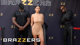 BRAZZERS - Myers e suo marito arrivano sul tappeto rosso, pronti a sconvolgere il mondo, droppin