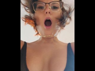 Kapající Kočička Creampie. POV Kape Cum Na Obličej