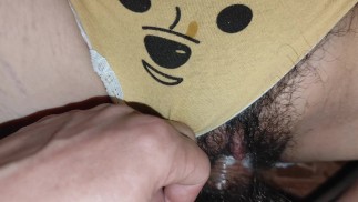 嫩嫩逼来不及脱裤子猛干猛插
