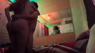 MAESTRA DEL SEXO ENSEÑA COMO TENER SEXO TETAS Y CULO NATURAL SE MUEVE Y CABALGA RICO  PRIMERA VEZ
