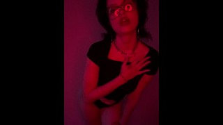 Essa luz vermelha cheira a sexo, você vê o quão quente eu sou? 😏
