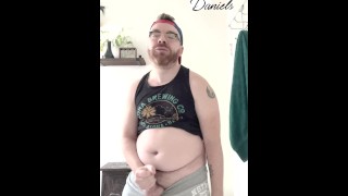 Nathan gordinho se masturbando enquanto se enche de um twinkie