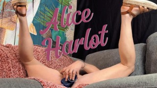 Masturbando com um plug anal, vibrador grande e falando sobre um filme que me exo