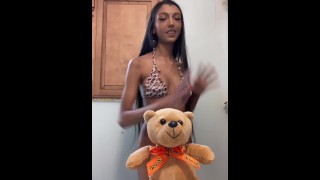 novinha de 18 anos dançando sem calcinha clique no link na bio para ver meu conteúdo exclusivo