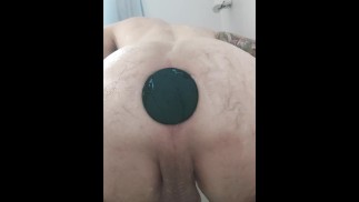 Veja-me abrir e dedo foder minha bunda no chuveiro